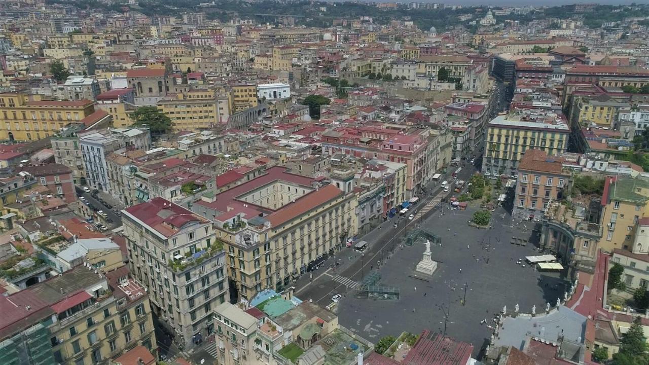Royal Dante Bed & Breakfast Napoli Bagian luar foto