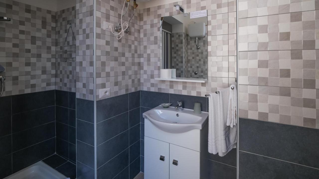 Royal Dante Bed & Breakfast Napoli Bagian luar foto