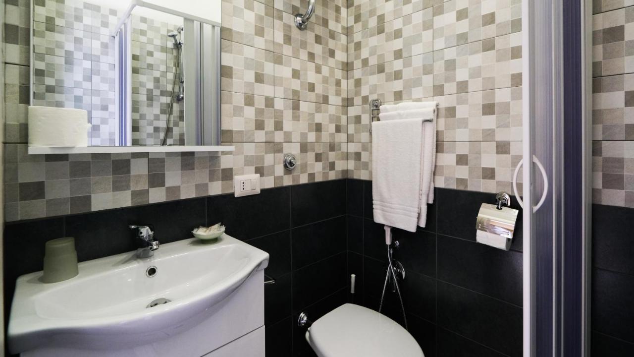 Royal Dante Bed & Breakfast Napoli Bagian luar foto