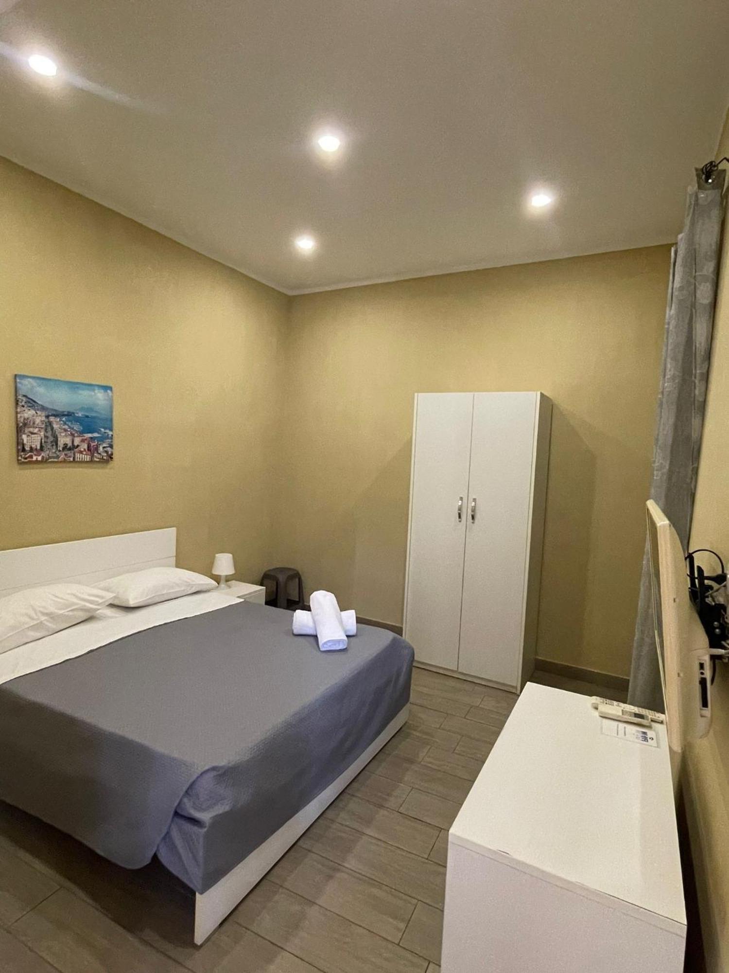 Royal Dante Bed & Breakfast Napoli Bagian luar foto