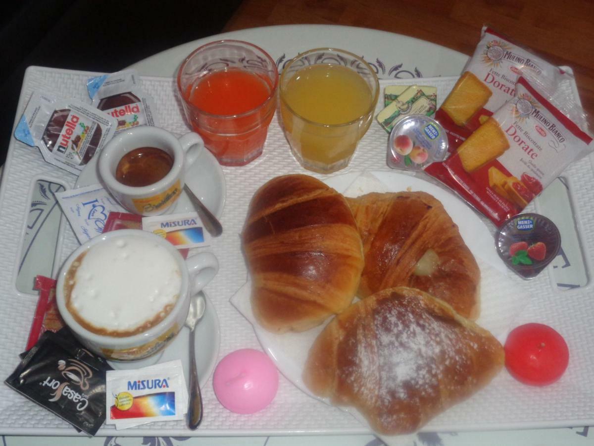 Royal Dante Bed & Breakfast Napoli Bagian luar foto