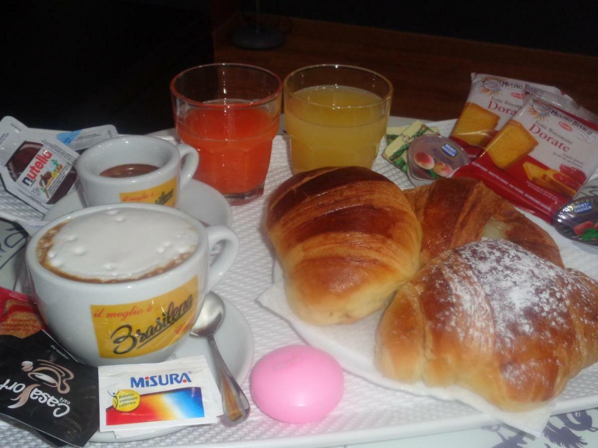 Royal Dante Bed & Breakfast Napoli Bagian luar foto